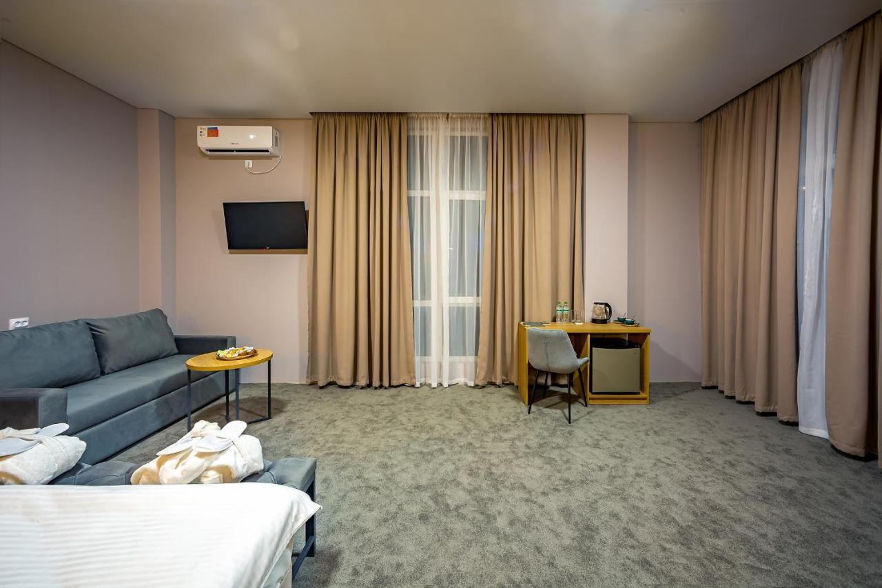 تساندريبش Green Land Hotel المظهر الخارجي الصورة