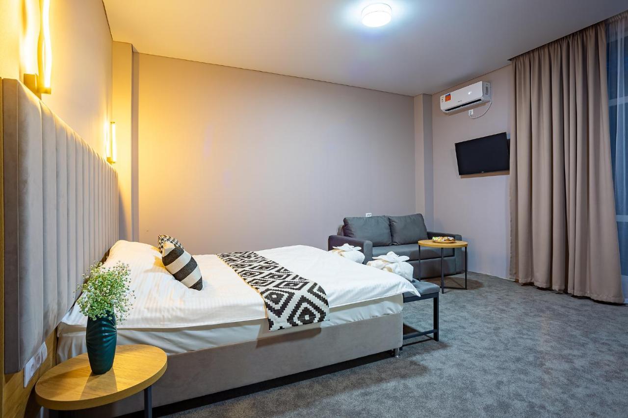 تساندريبش Green Land Hotel المظهر الخارجي الصورة