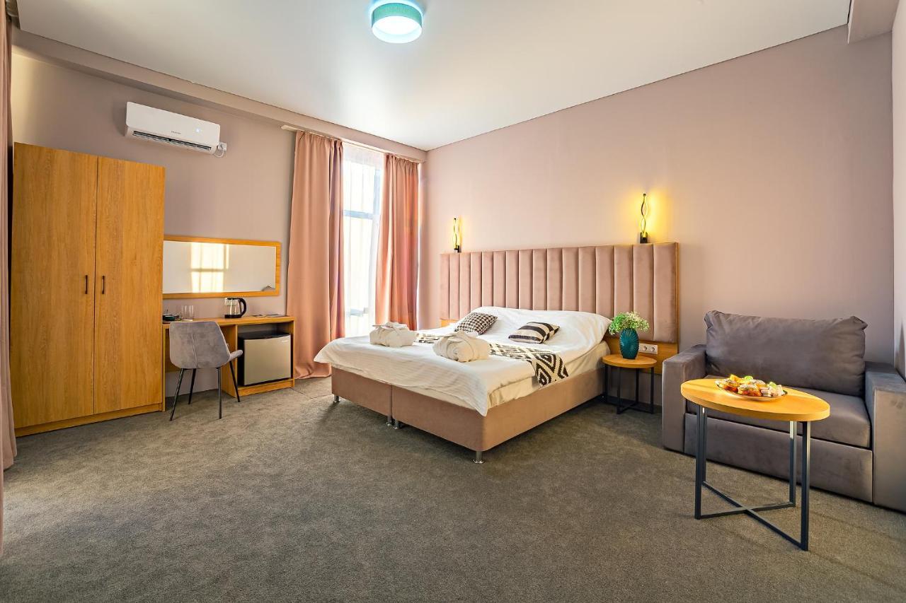 تساندريبش Green Land Hotel المظهر الخارجي الصورة