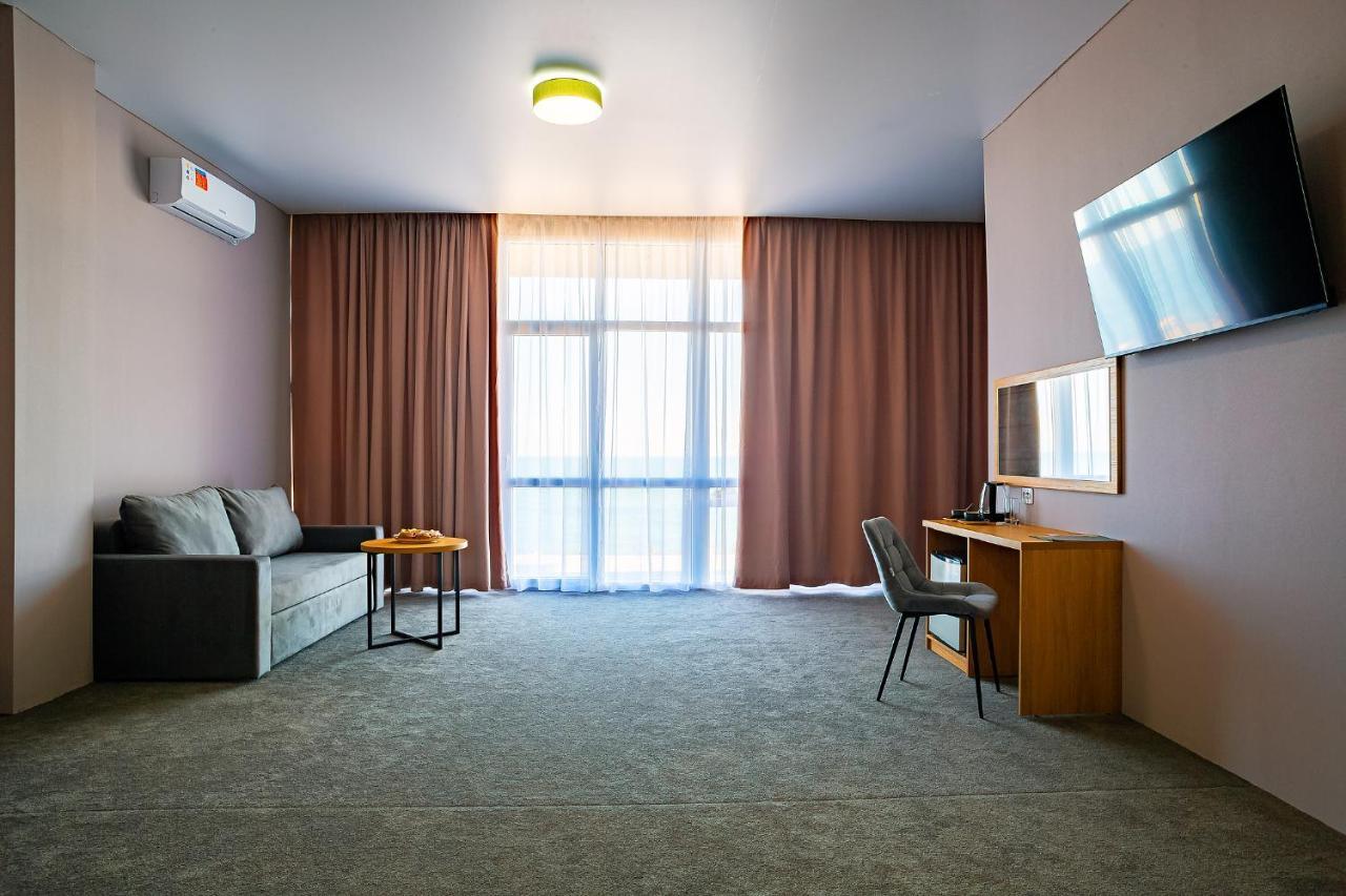 تساندريبش Green Land Hotel المظهر الخارجي الصورة