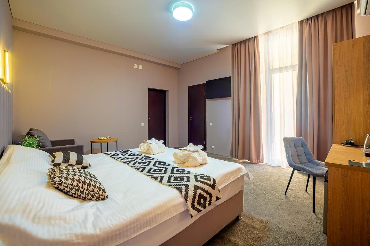 تساندريبش Green Land Hotel المظهر الخارجي الصورة